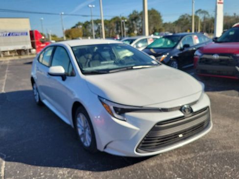 New 2026 Toyota Corolla LE image 2