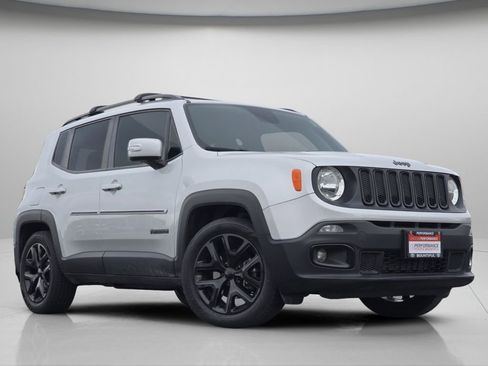 Used 2018 Jeep Renegade Altitude image 2