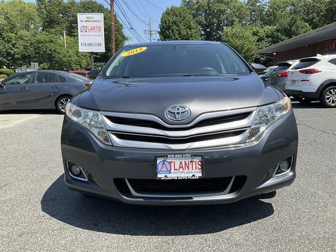 Used 2014 Toyota Venza LE FWD image 2