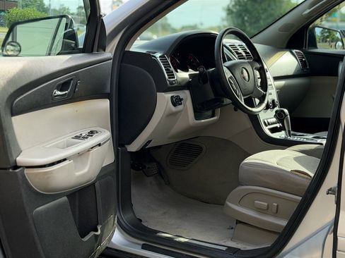 Used 2011 GMC Acadia SLE FWD image 6