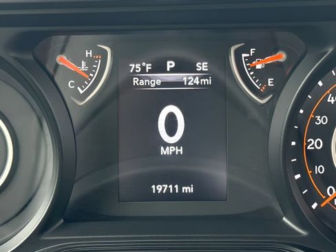 Used 2025 Jeep Wrangler Sport AWD/4WD image 14