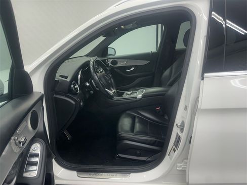 Used 2019 Mercedes-Benz GLC 300 GLC 300 w/ AMG Line image 9