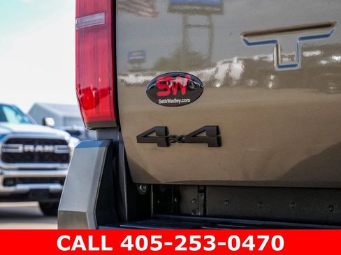 Used 2025 Toyota Tacoma TRD Off-Road AWD/4WD image 15