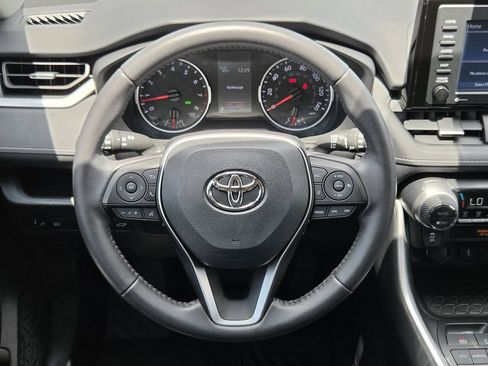 Used 2022 Toyota RAV4 XLE Premium FWD image 14