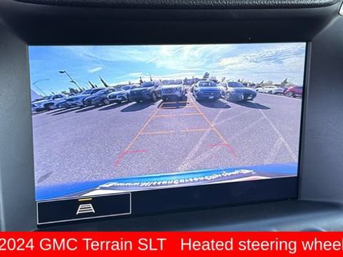 Used 2024 GMC Terrain SLT AWD/4WD image 16