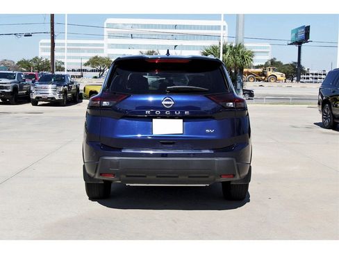 Used 2024 Nissan Rogue SV w/ SV Premium Package image 5