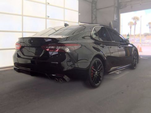 Used 2022 Toyota Camry XSE FWD image 6