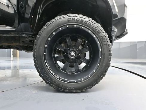 Used 2017 Toyota Tacoma TRD Sport w/ Tow Package image 16