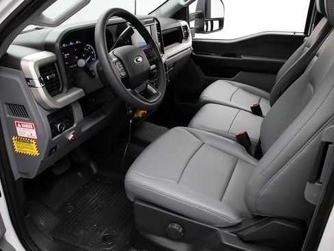 New 2025 Ford F550 4x4 Supercab Super Duty image 10