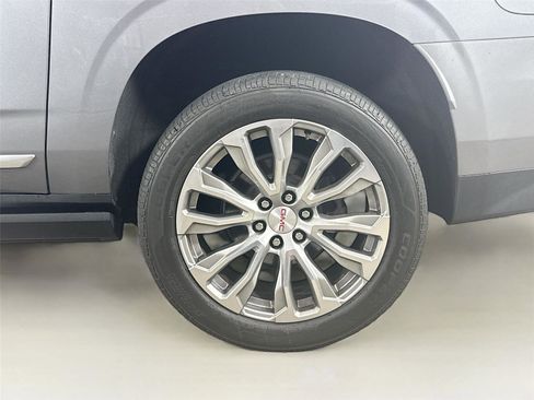 Used 2022 GMC Yukon XL Denali w/ Denali Ultimate Package AWD/4WD image 28