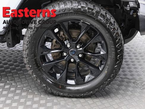 Used 2024 Jeep Wrangler Unlimited Sahara w/ Technology Group AWD/4WD image 31