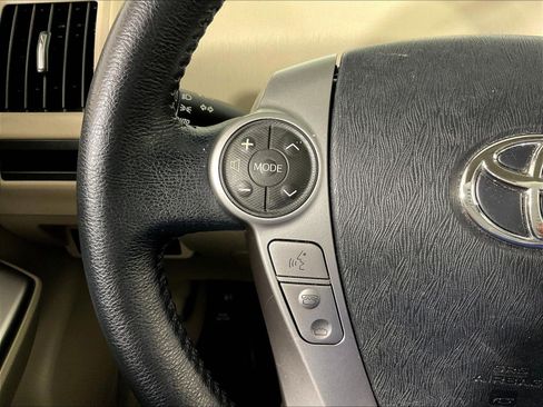 Used 2016 Toyota Prius V Four FWD image 11