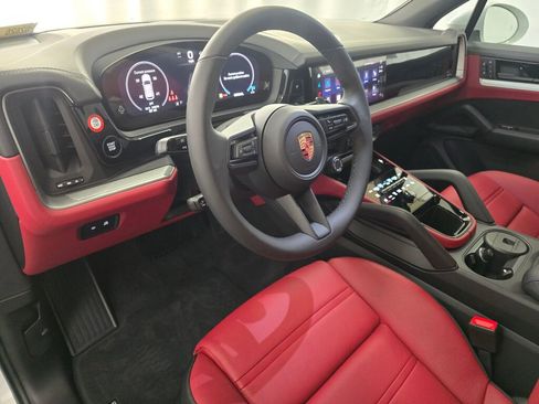 New 2026 Porsche Cayenne image 4