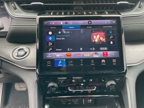 Certified 2023 Jeep Grand Cherokee Limited w/ Luxury Tech Group II AWD/4WD image 48