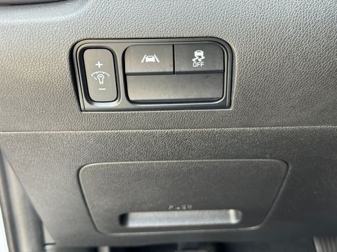 Used 2022 Kia Sorento S FWD image 16