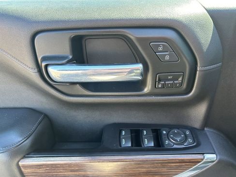 Used 2020 Chevrolet Silverado 1500 High Country w/ Technology Package AWD/4WD image 16