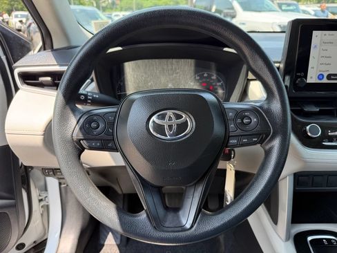 Used 2024 Toyota Corolla Cross L FWD image 14