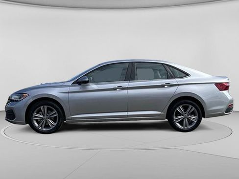 Used 2024 Volkswagen Jetta SE FWD image 7