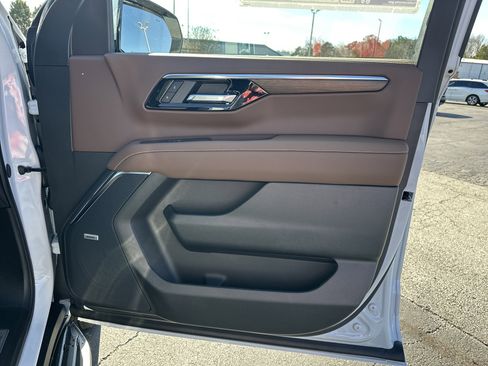 New 2026 Chevrolet Suburban High Country w/ Sun And Tow Package RWD image 16