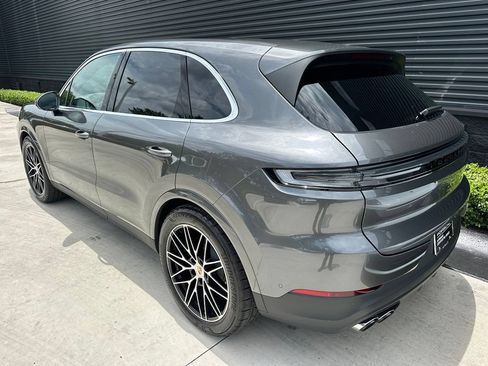 Certified 2026 Porsche Cayenne S AWD/4WD image 3