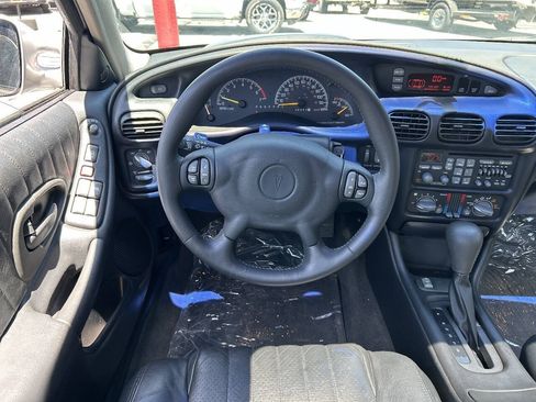 Used 2001 Pontiac Grand Prix GT w/ Opt Pkg 3 FWD image 13