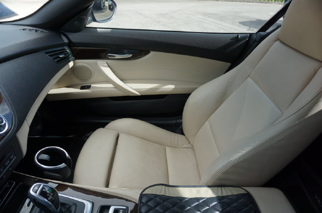 Used 2012 BMW Z4 sDrive28i RWD image 25