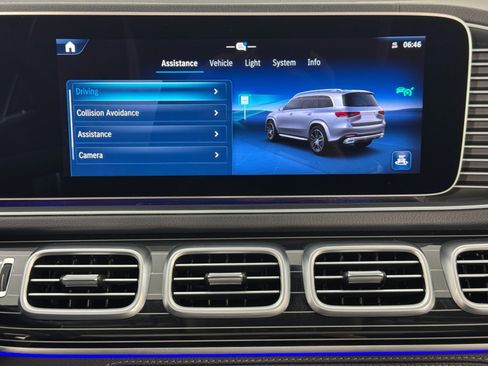 Used 2024 Mercedes-Benz GLS 580 4MATIC image 32