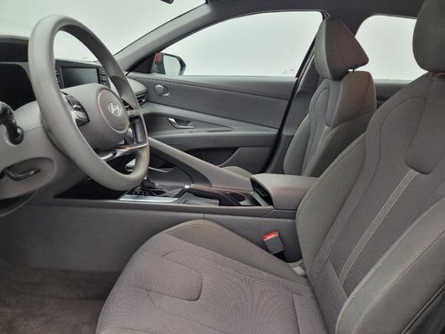 Used 2025 Hyundai Elantra SE w/ Cargo Package FWD image 17
