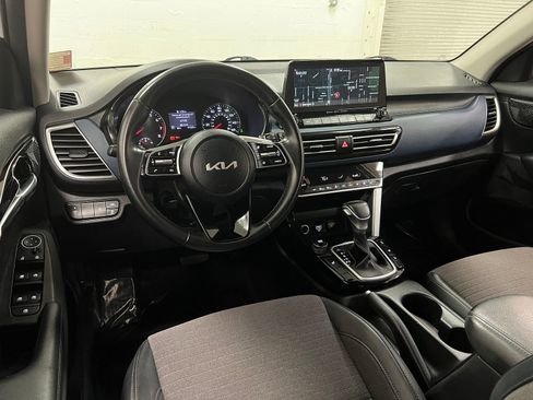 Used 2022 Kia Seltos Nightfall Edition image 9
