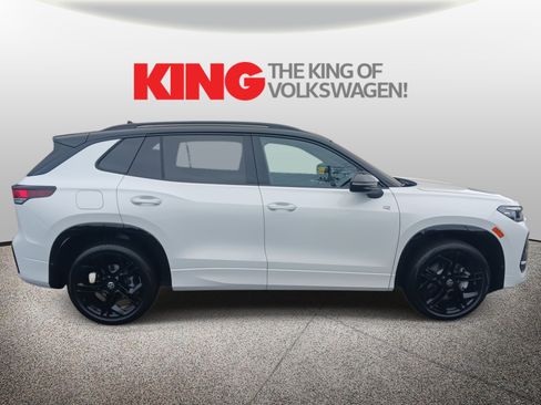 New 2025 Volkswagen Tiguan SE R-Line image 8