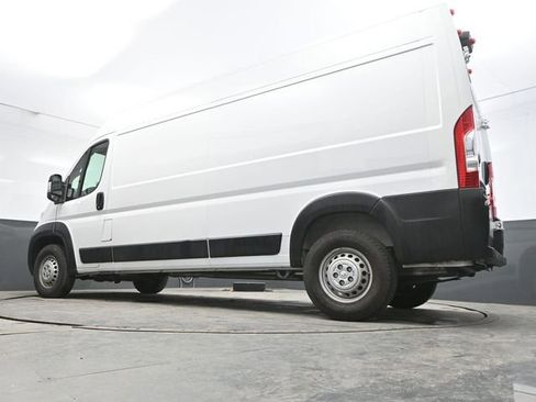 Used 2025 RAM ProMaster 2500 w/ Convenience Group image 32
