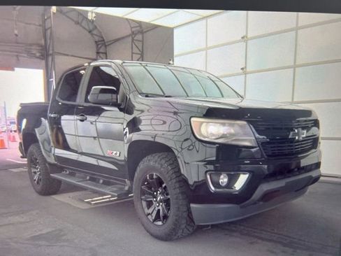 Used 2018 Chevrolet Colorado Z71 w/ Z71 Midnight Edition image 7