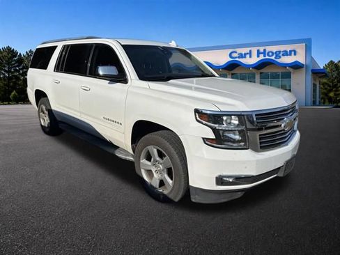 Used 2018 Chevrolet Suburban Premier AWD/4WD image 3