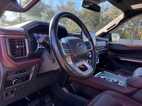 Used 2024 Ford Expedition Max Limited image 31