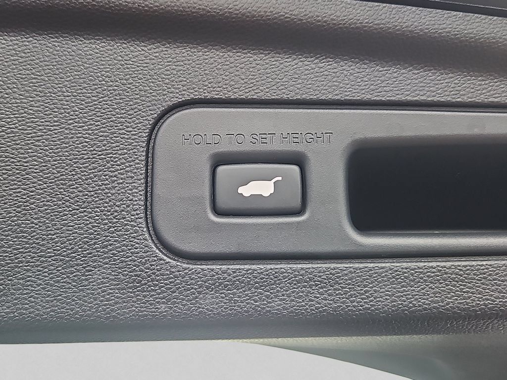 Used 2025 Acura MDX SH-AWD image 22
