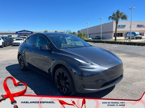 Used 2024 Tesla Model Y Long Range image 2