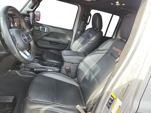 Used 2021 Jeep Wrangler Unlimited Rubicon w/ Trailer Tow Package image 10