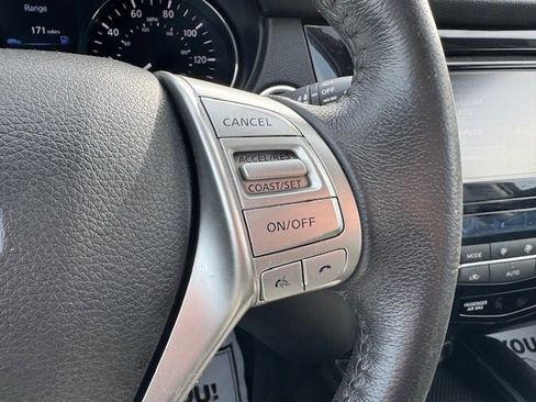 Used 2014 Nissan Rogue SL image 31