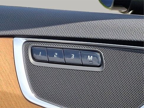 Certified 2024 Volvo XC90 B6 Plus image 25