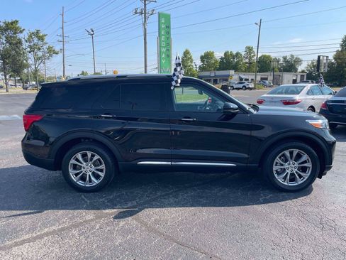 Used 2021 Ford Explorer Limited w/ Equipment Group 301A AWD/4WD image 9