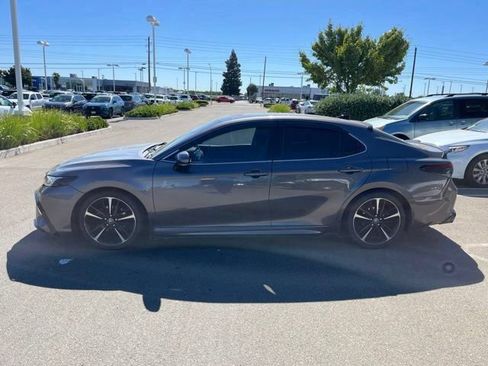 Used 2018 Toyota Camry XSE FWD image 8