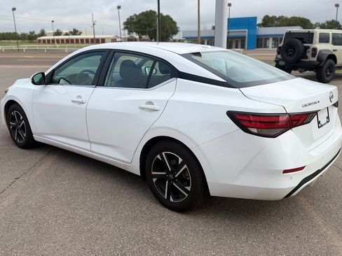 Used 2024 Nissan Sentra SV FWD image 10