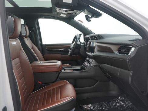 Used 2023 GMC Yukon XL Denali Ultimate image 15