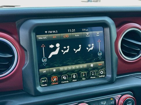 Used 2023 Jeep Wrangler Unlimited Rubicon w/ LED Lighting Group AWD/4WD image 18
