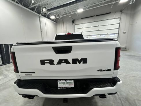 Used 2025 RAM 1500 Big Horn AWD/4WD image 7