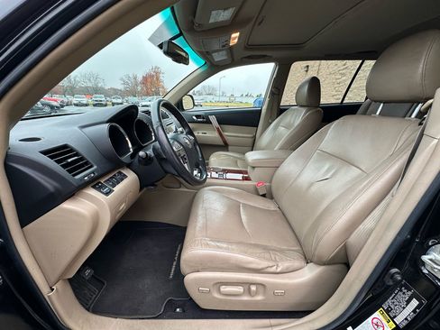 Used 2012 Toyota Highlander Limited image 10