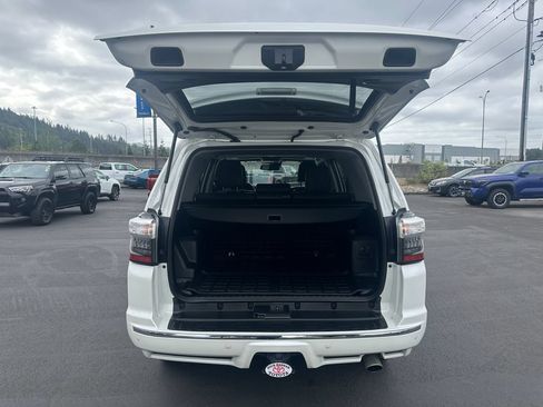 Used 2022 Toyota 4Runner Limited AWD/4WD image 10