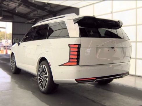 Used 2026 Hyundai Palisade Calligraphy FWD image 4