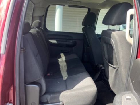 Used 2013 Chevrolet Silverado 2500 LT w/ Interior Plus Package AWD/4WD image 12
