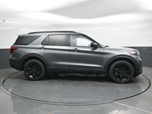 Used 2023 Ford Explorer ST-Line w/ Class IV Trailer Tow Package AWD/4WD image 3
